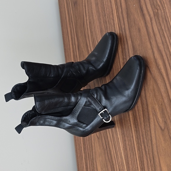 Boots - Picture 1 of 3